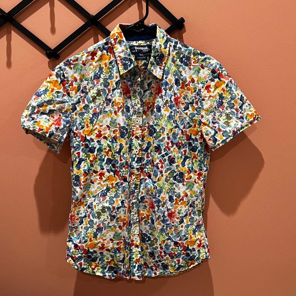 Watercolor splash button-up
